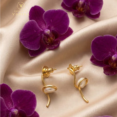 Pearl Sway Gold Drop Earrings