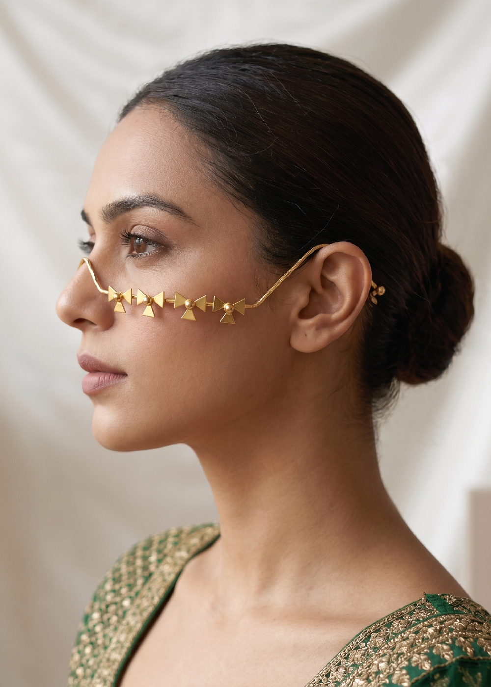 Minimal Gold Trio Wave Facelet